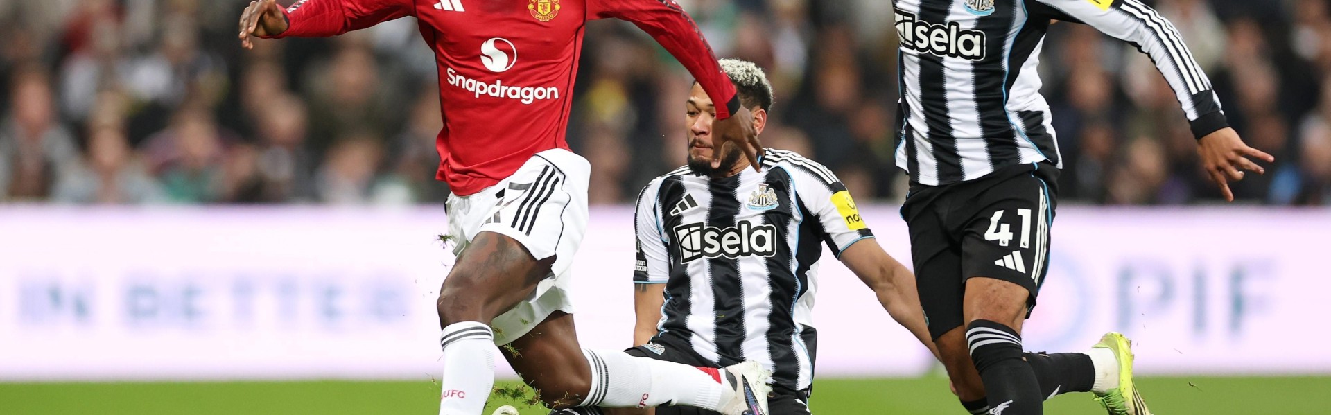 华体会官网-要素拉满，纽卡vs曼联上半场补时现红牌+点球+扳平剧情