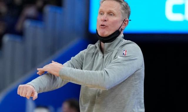 hth sports-连年圣诞客场征战 科尔与格林对赛程安排颇有怨言